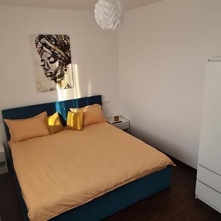 Belvedere Delux Apartment Дева Екстериор снимка